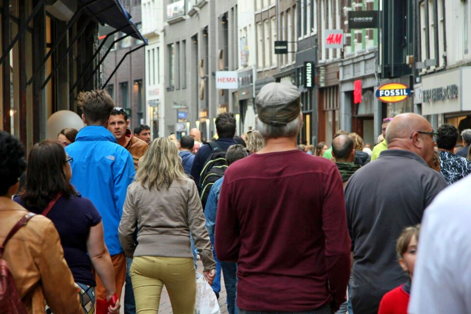 Walking kalverstraat shoppers