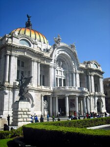 Monument museum art