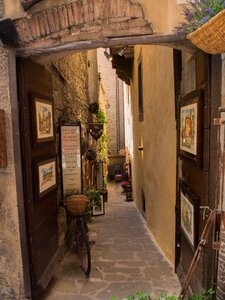 Alley frames italy