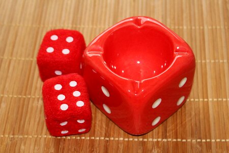 Roll the dice ashtray red photo