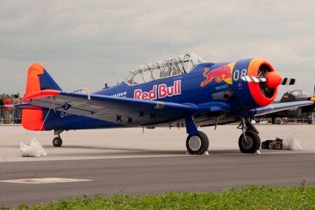 Flying m17 red bull