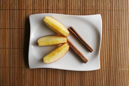 Apple slices cinnamon fruit