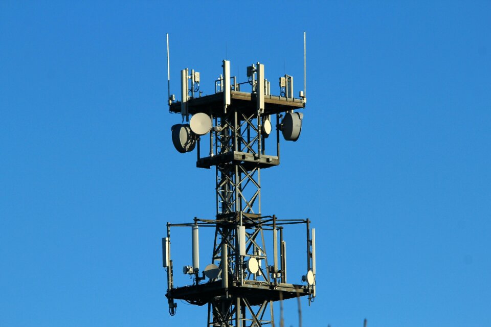 Radio relay mobile antennas