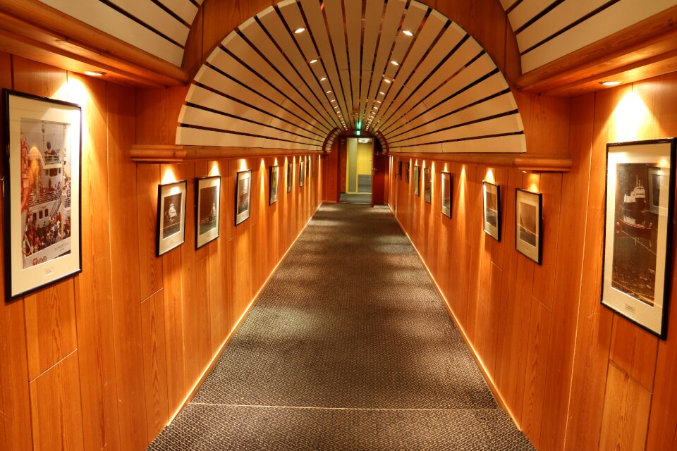 Walkway interior room