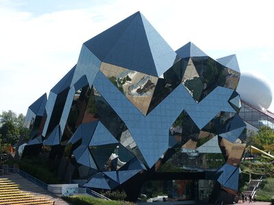 By attraction modern architecture