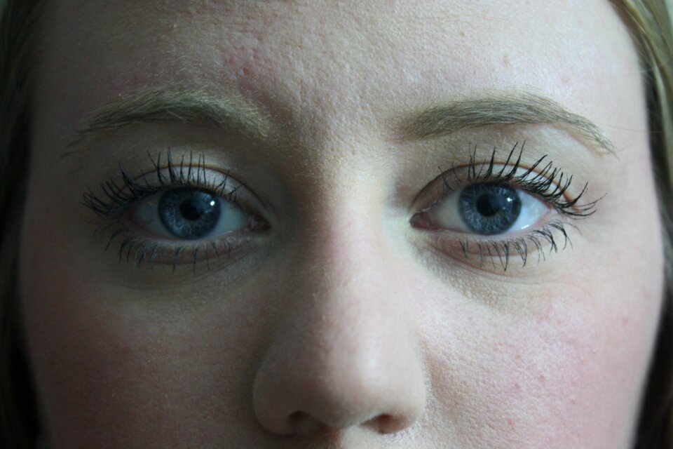 Lashes mascara blue eyes