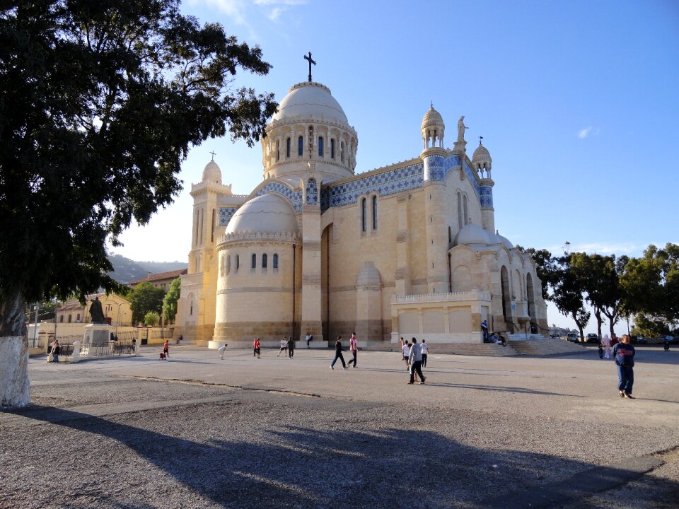 Algiers sanctuary church