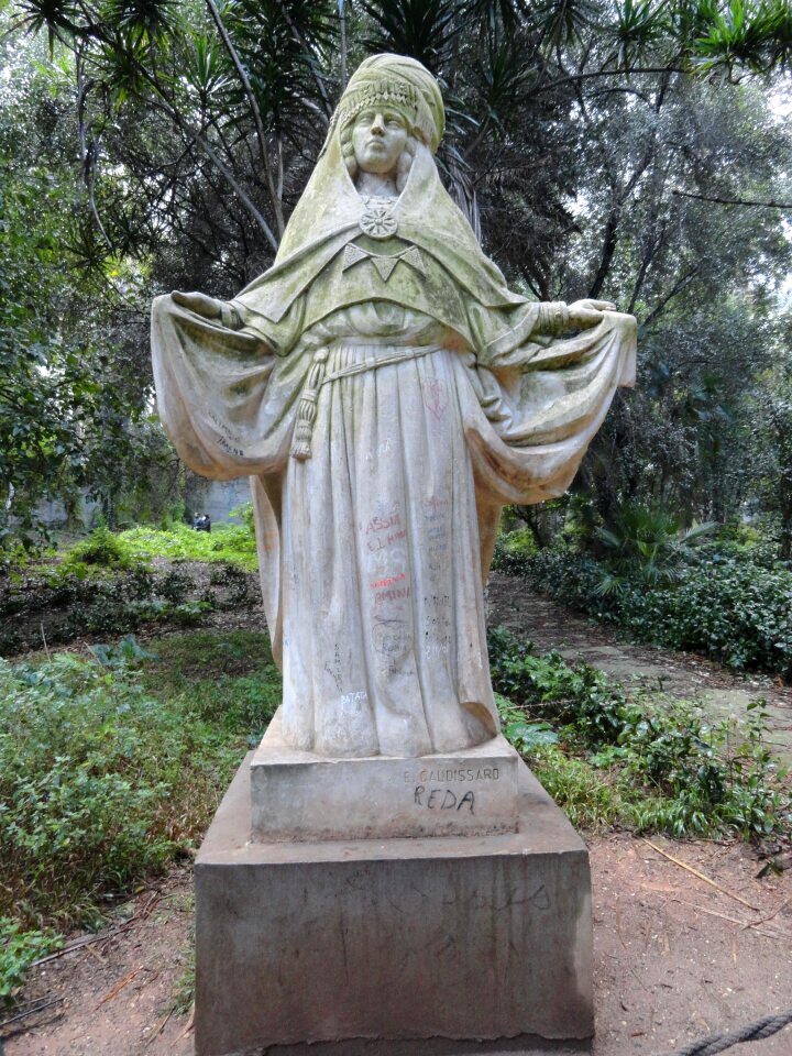 Monument statue algiers