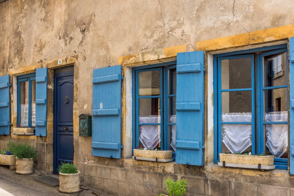 Pierre architecture village