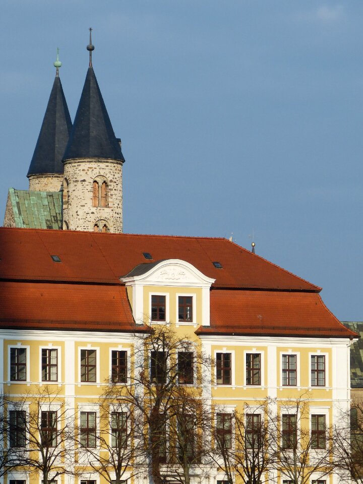 Saxony-anhalt space cathedral square