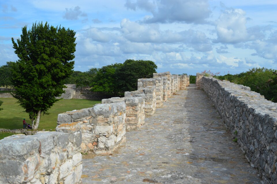 Architecture aztec sun