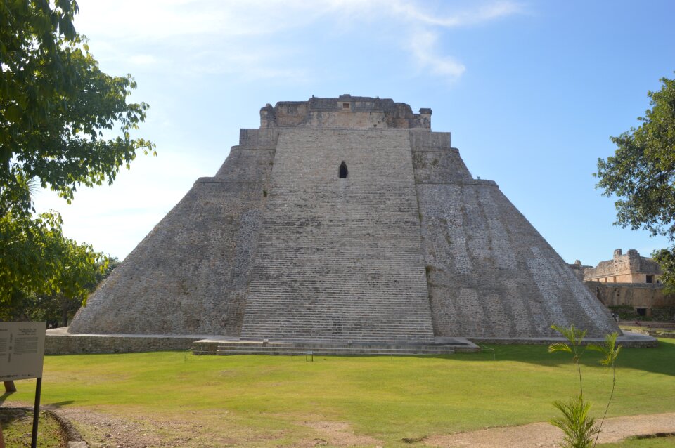 Architecture uxmal aztec