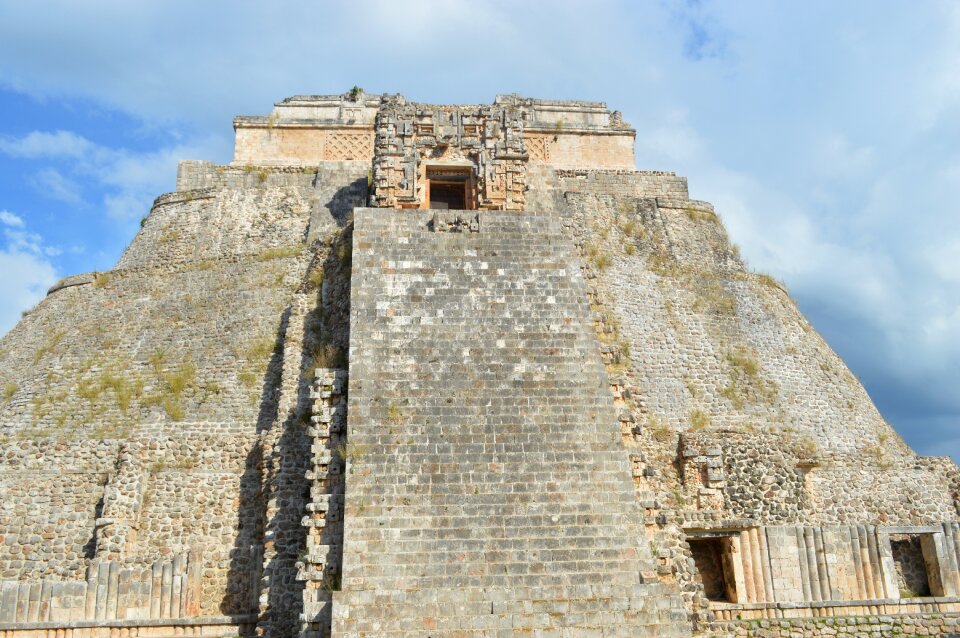 Architecture uxmal aztec