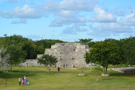 Architecture aztec sun