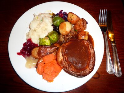 Yorkshire pudding plate vegetables