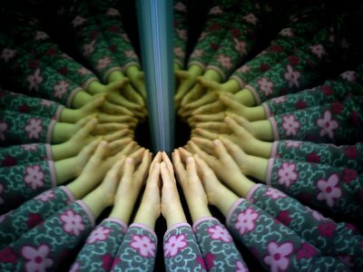 District mirroring children's hands