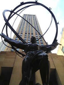 Center statue atlas