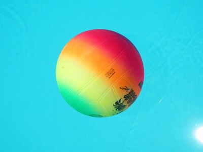 Multicolour pool