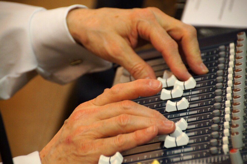 Music board hands
