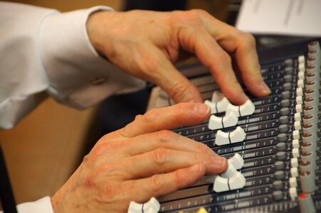 Music board hands