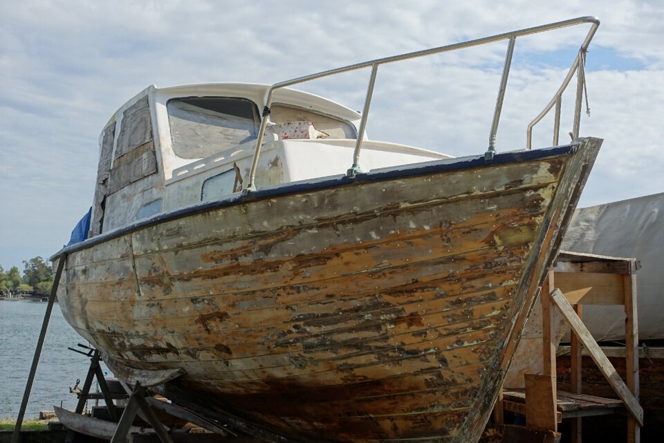 Vessel painting dry-dock