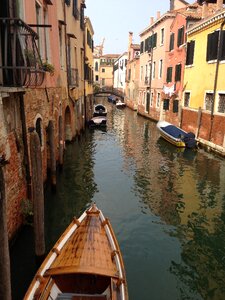 Gondola calle canal photo