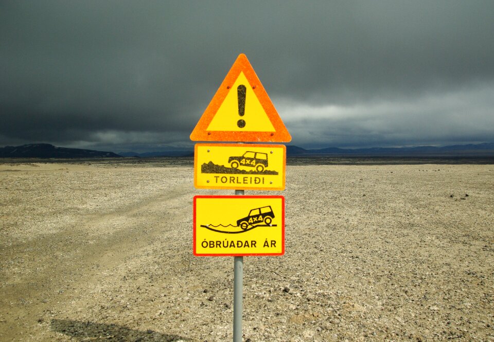 Clouds danger traffic