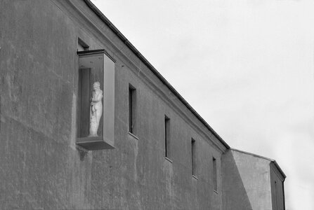 Architecture structure nude