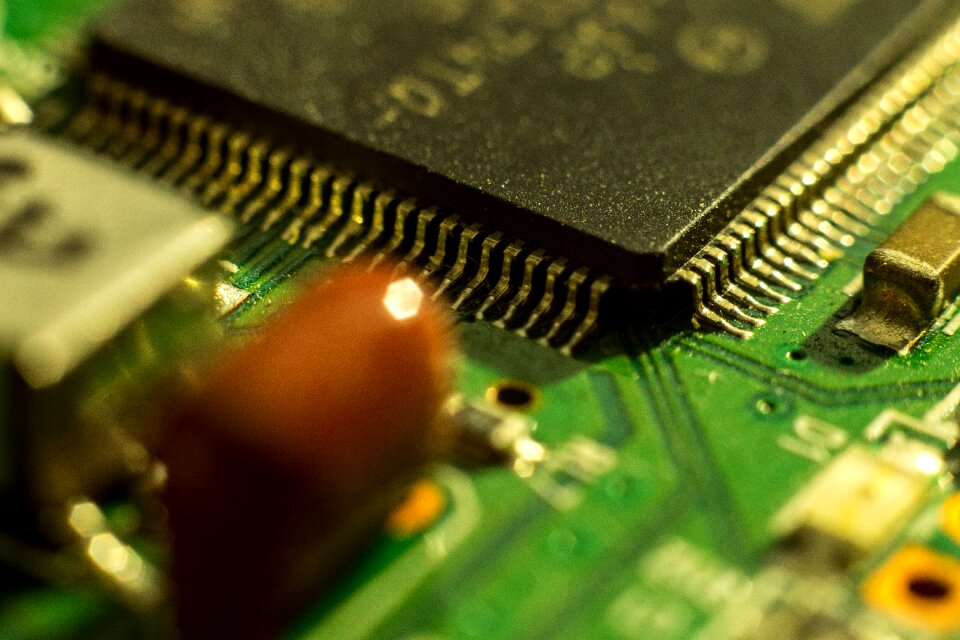 Computer motherboard chipset