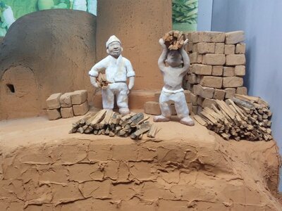 Porcelain earthenware figurines kiln