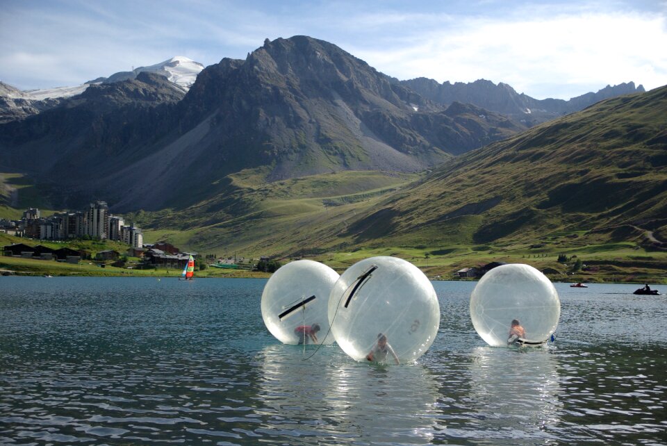 Mountain lake bubbles