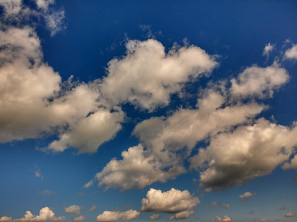 Cumulus humilis sky background