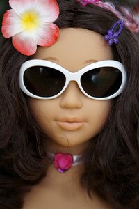 Diva head sunglasses