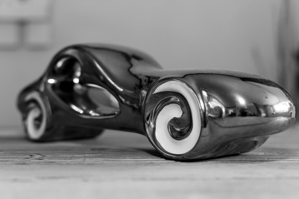 Streamline reflection car