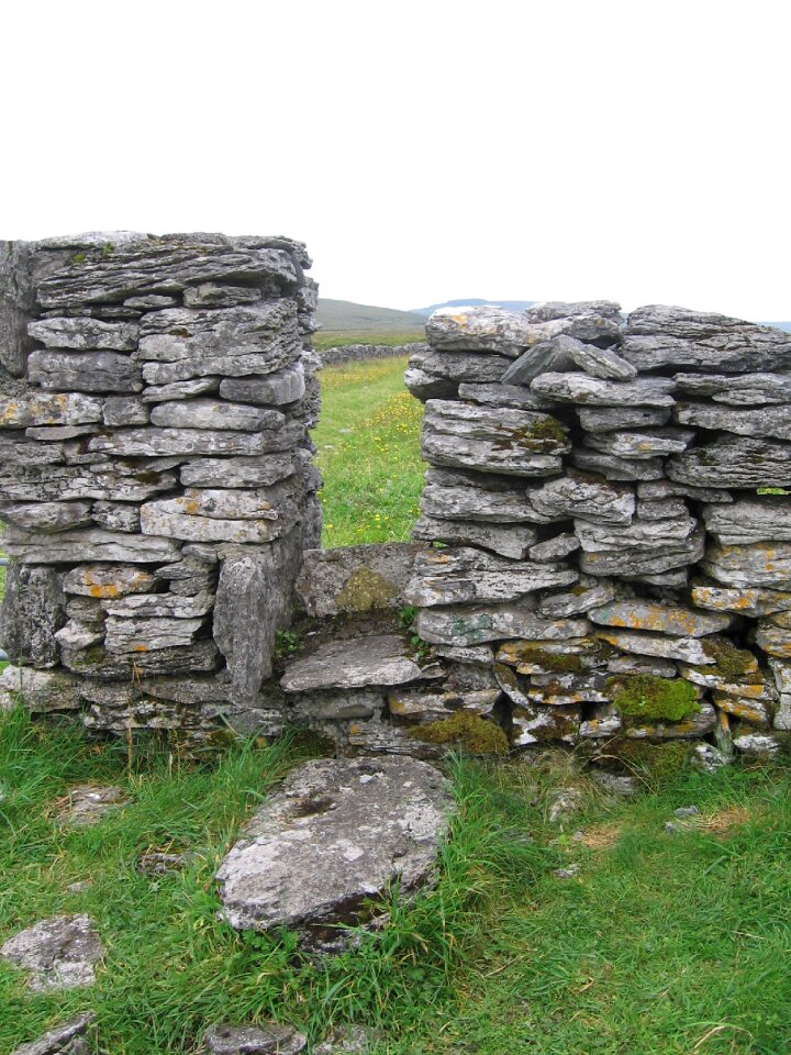 Wall passage stone wall