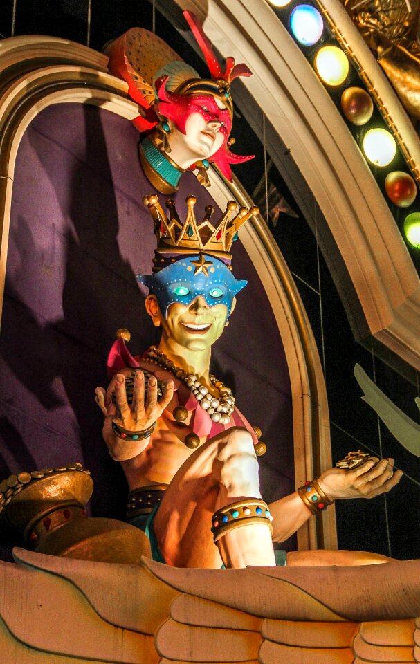 Sculpture travel colorful