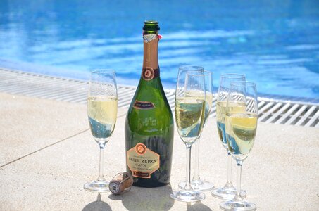 Toast cava swimming pool
