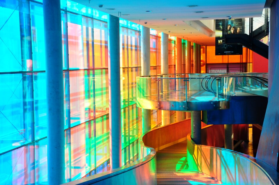 Interior stairs glass