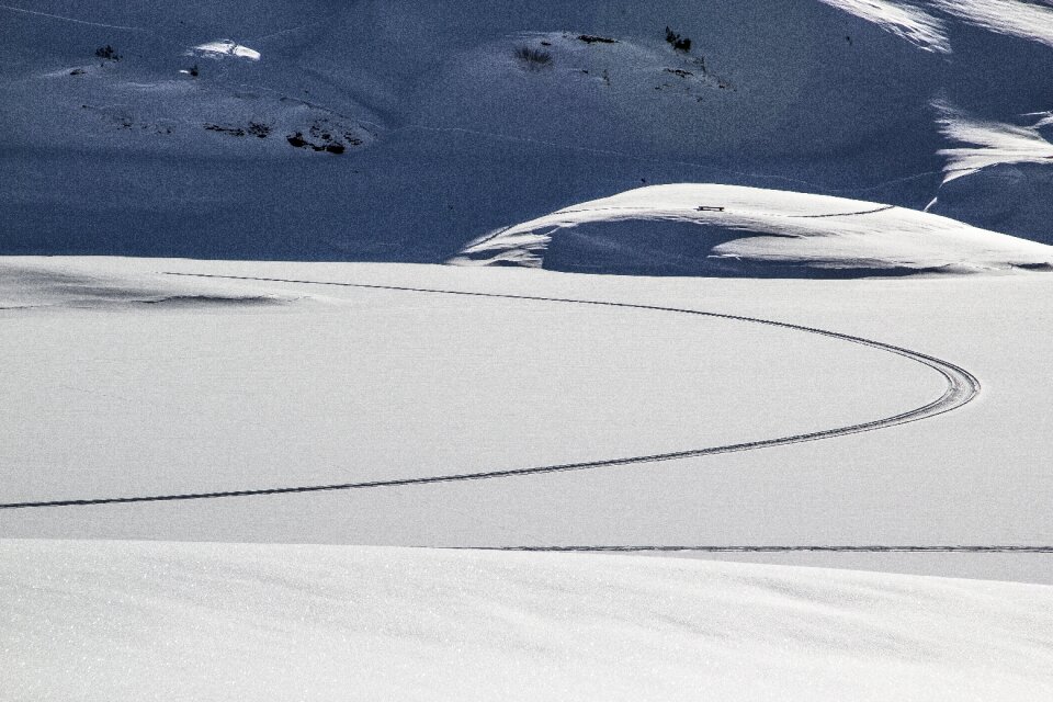 White light shadow