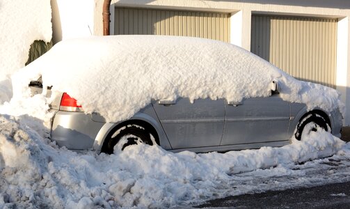 White snowy auto