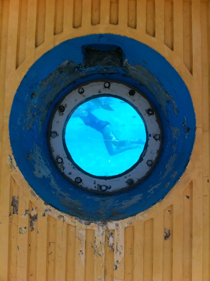 Pool scutlle bull's-eye