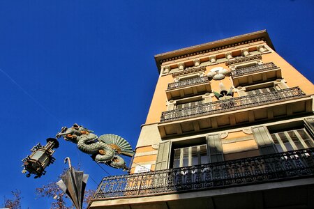 Dragon barcelona ramblas