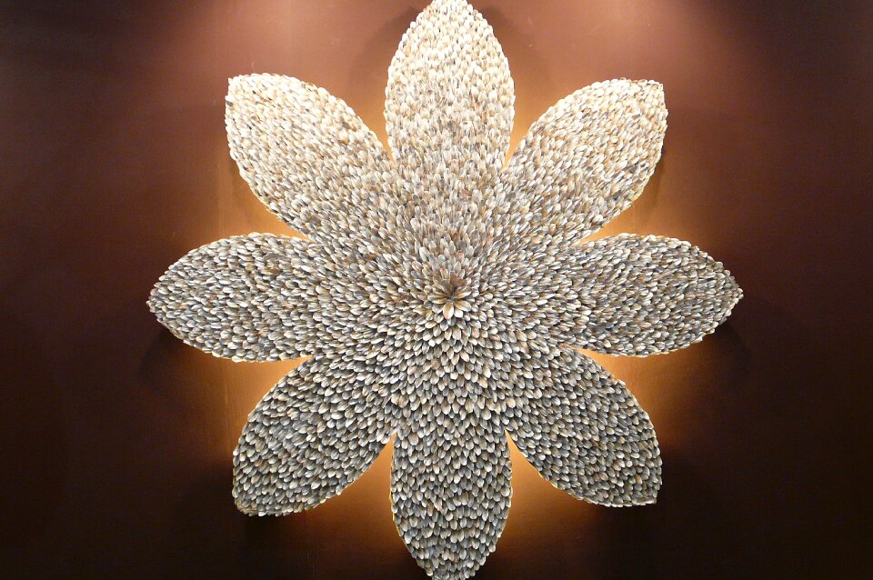 Flowers lighting ornament