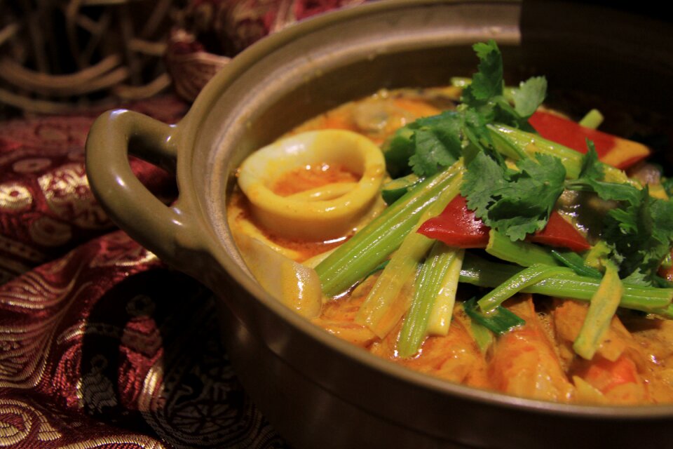 Thai cuisine thai house thai curry seafood clay pot