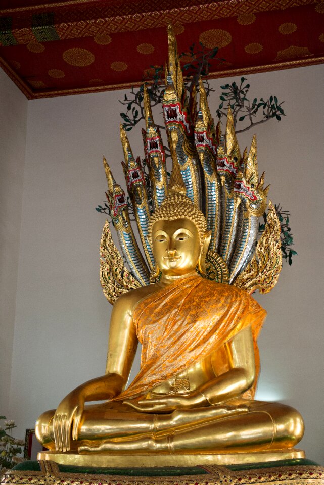 Statue temple the buddha
