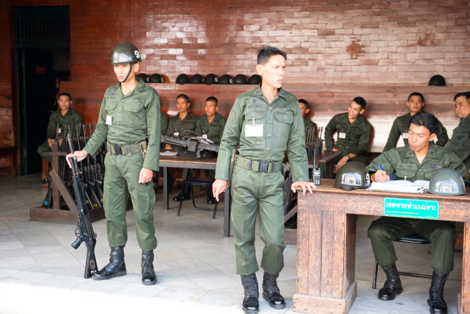 Army guard king palace