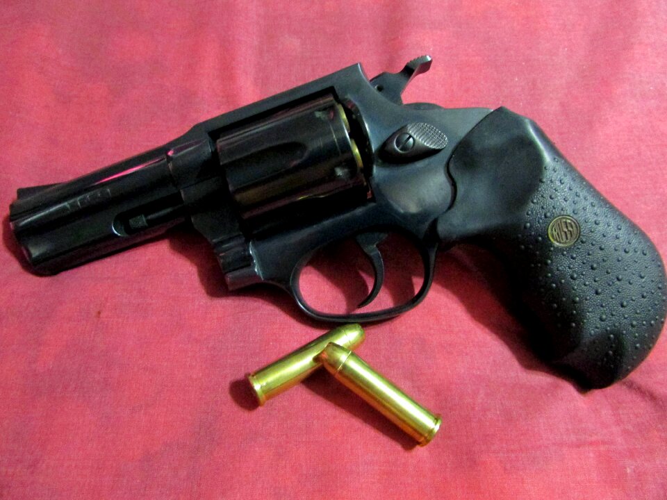 Pistol bullet handgun