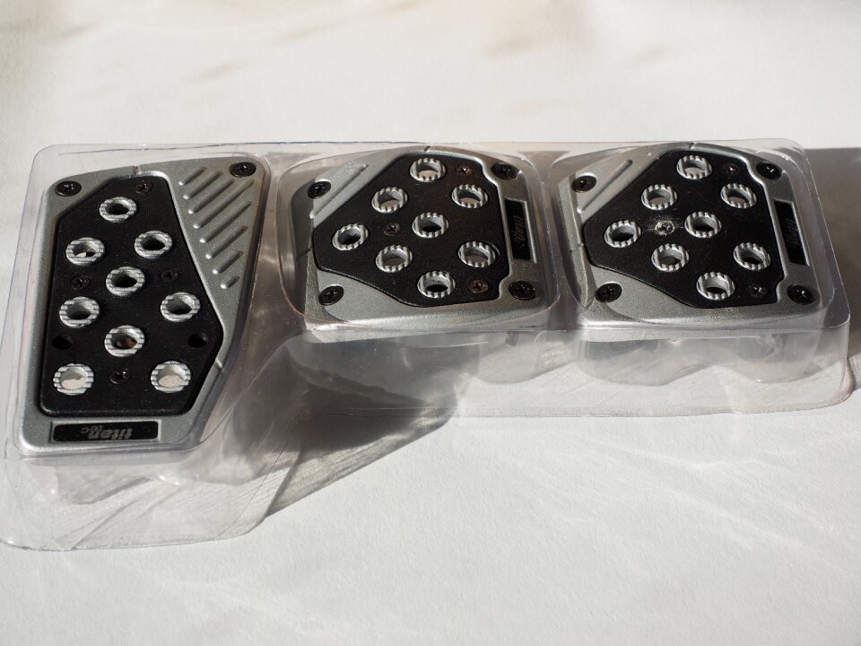 Brake pedal auto tuning