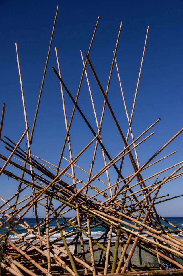 Sticks poles structure