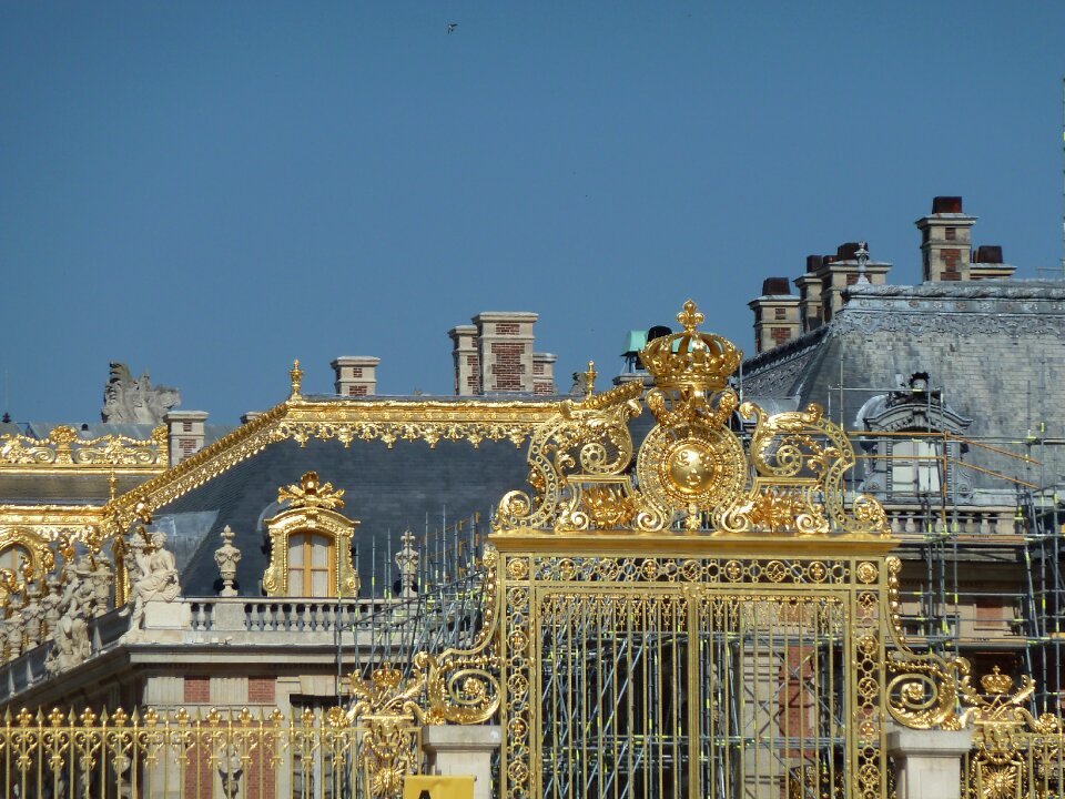 Gold castle sun king